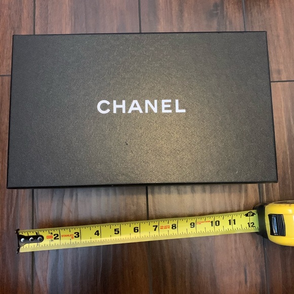 Chanel box (empty) - Picture 2 of 5